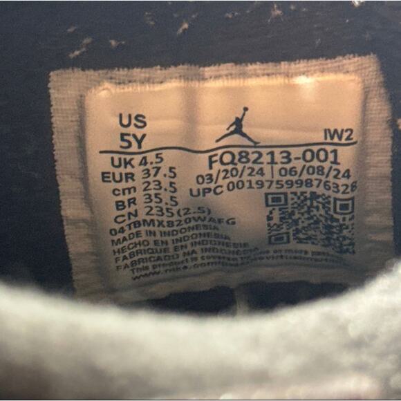 Size 5 - Nike Air Jordan 4 Retro GS White Thunder Men's Shoes - Picture 7 of 10